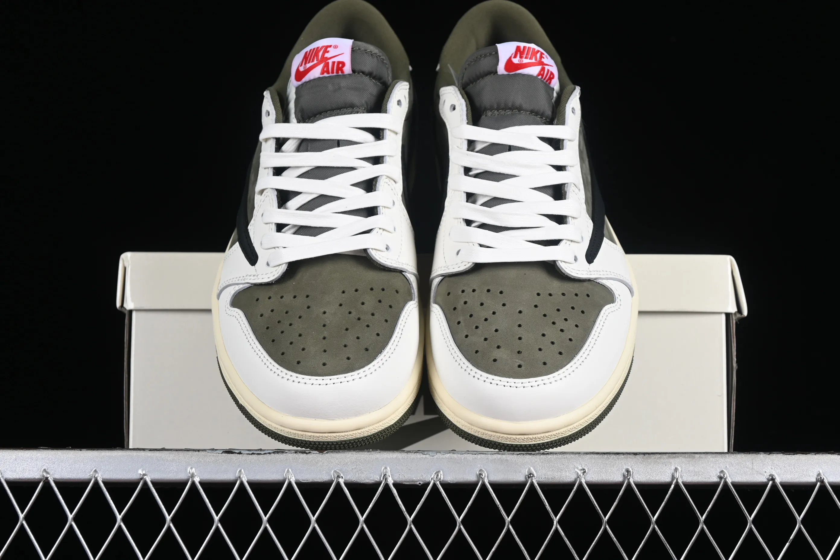 All categories Air Jordan Jordan series basketball shoes Air Jordan 1 Low foreign trade version Travis Scott x Air Jordan 1 Low OG AJ1 Joe 1 undercut low DM7866-200